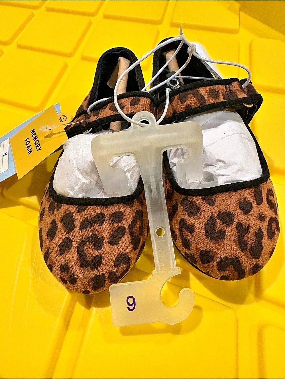 Memory Foam Leopard Print Slippers US 6 NWT
